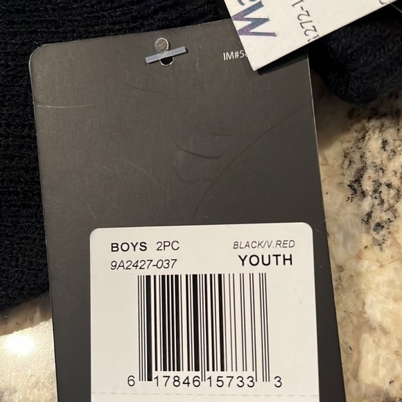 Nike boys  2 piece hat/gloves set - Picture 11 of 11